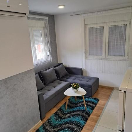 Apartman Sara 2 Belgrado Exterior foto
