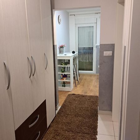 Apartman Sara 2 Belgrado Exterior foto