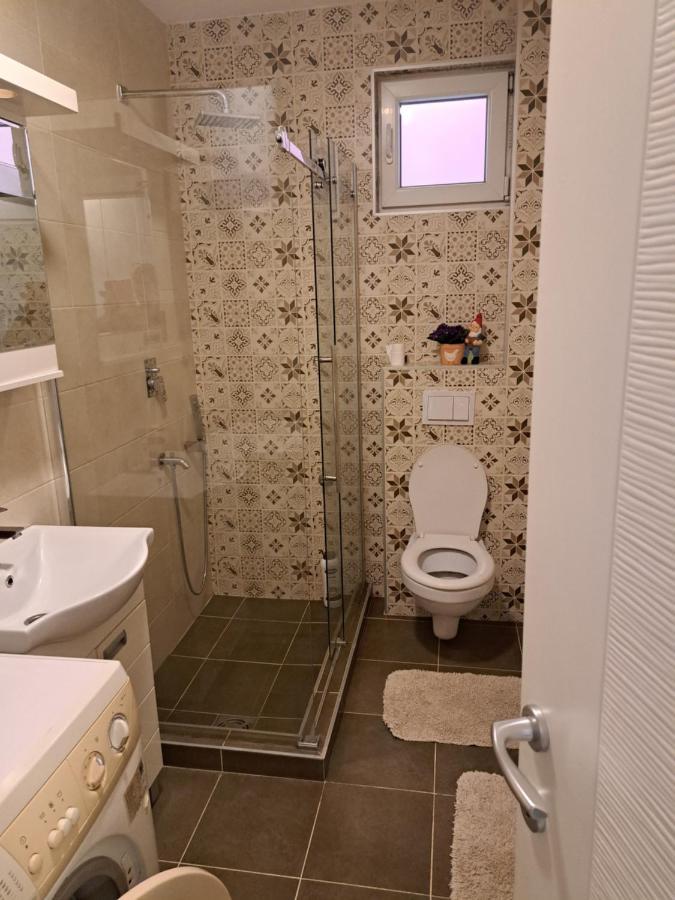 Apartman Sara 2 Belgrado Exterior foto
