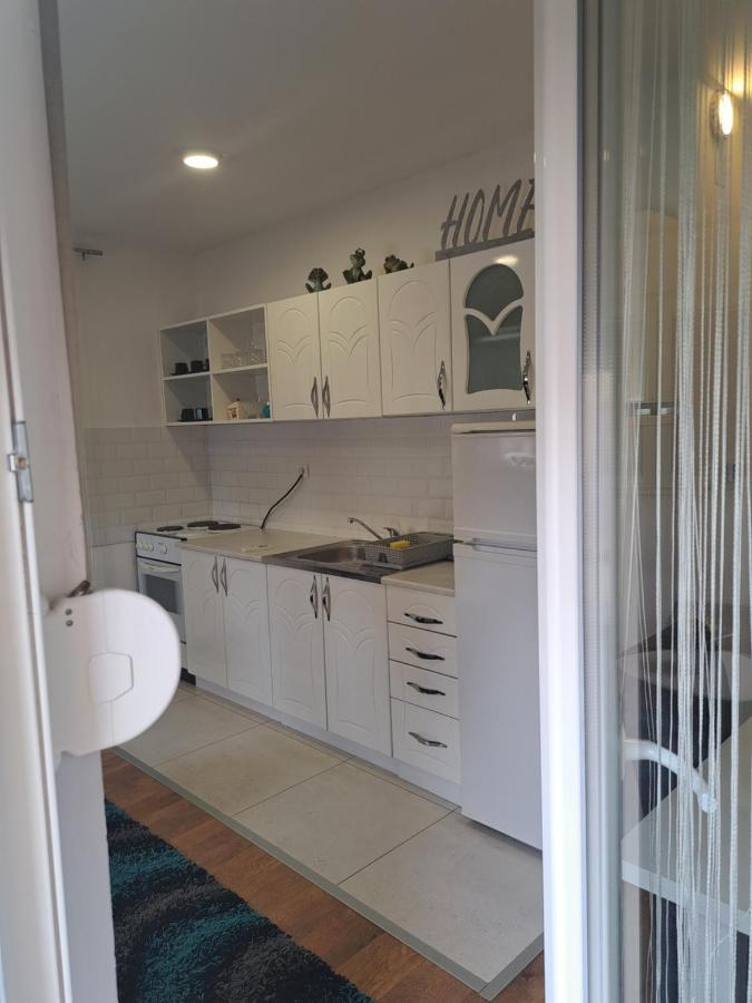 Apartman Sara 2 Belgrado Exterior foto