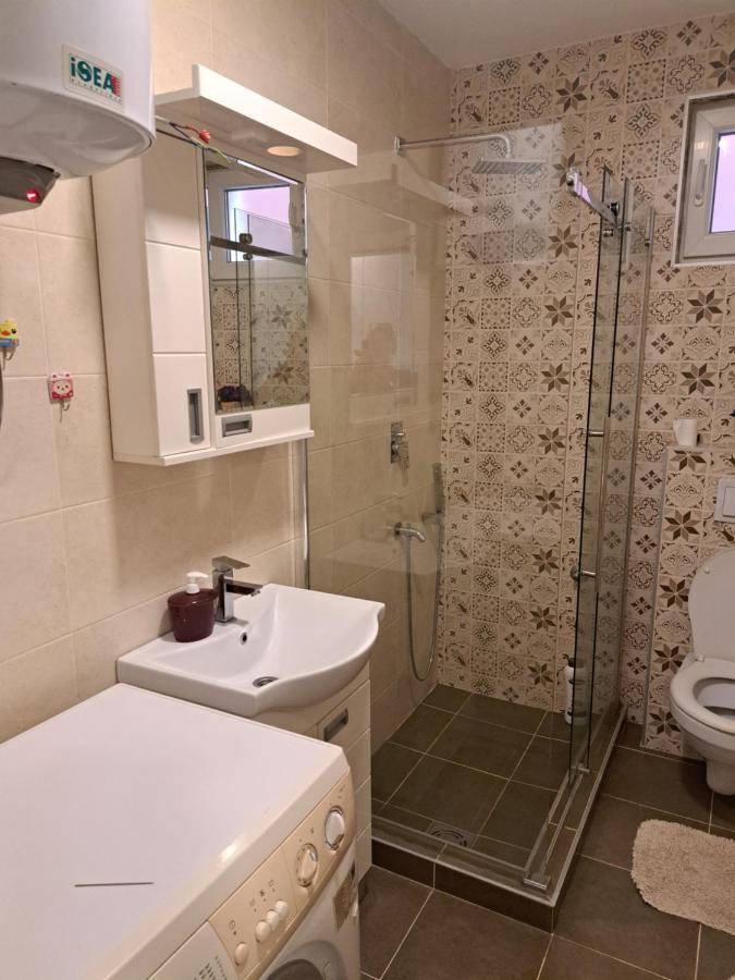Apartman Sara 2 Belgrado Exterior foto