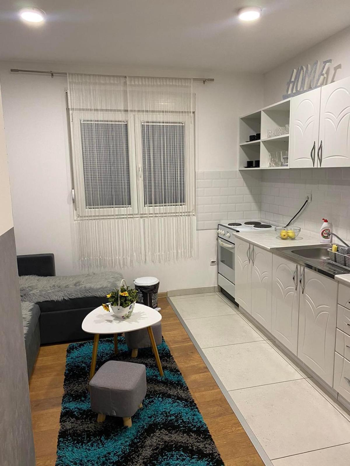 Apartman Sara 2 Belgrado Exterior foto